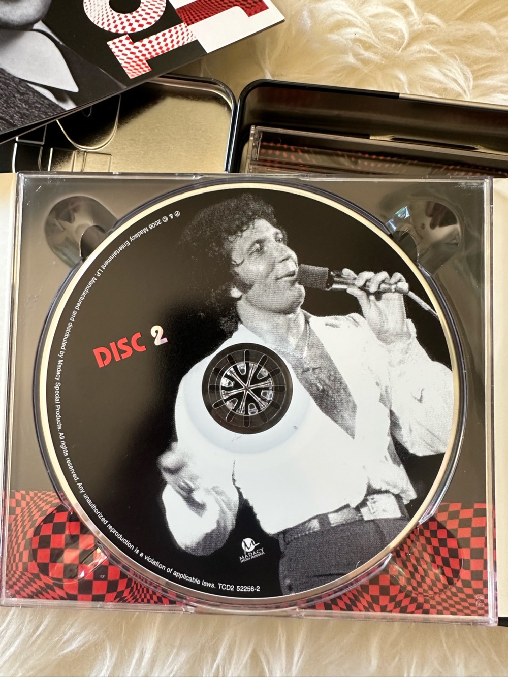 Tom Jones Collectible Tin and CD set - Picture 6 of 13